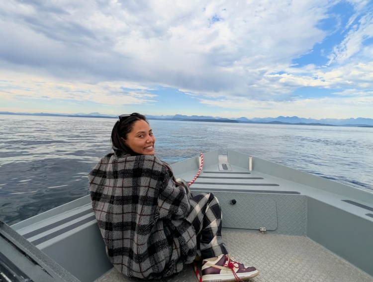 休闲时光！库里社媒晒与妻子阿耶莎在加拿大旅游的动态