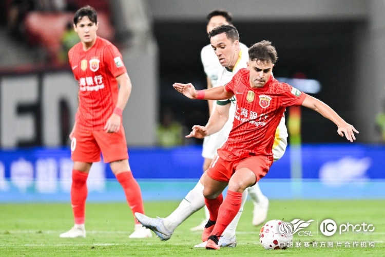 上海海港队0-0战平北京国安队